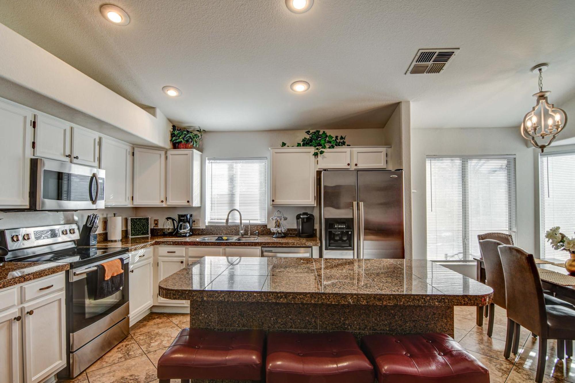 Route 66 Oasis In Downtown Gilbert With Heated Pool & Mini Golf Villa Exteriör bild